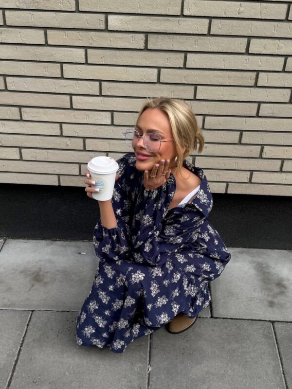 Sukienka Helen - print kwiat granat beż