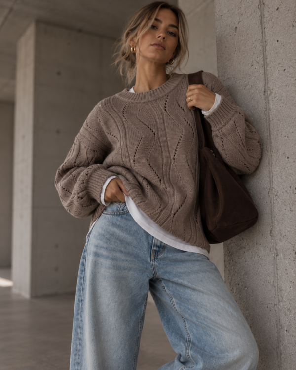 sweter Ivo - mokka - realizacja kolejnych zamówień po 15.10.2026 r.